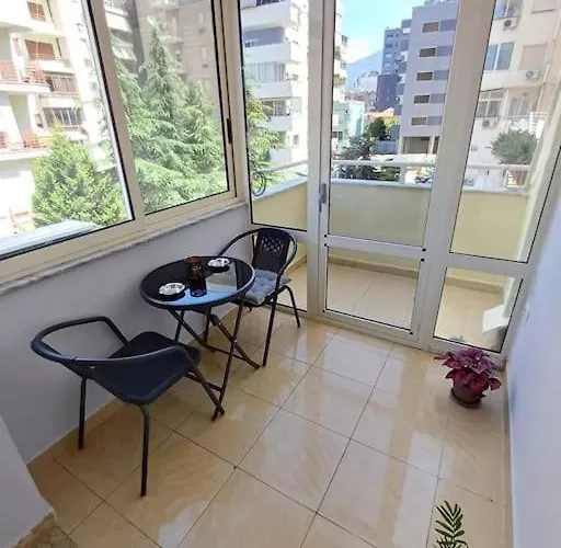 Argen New Bazaar 地拉那